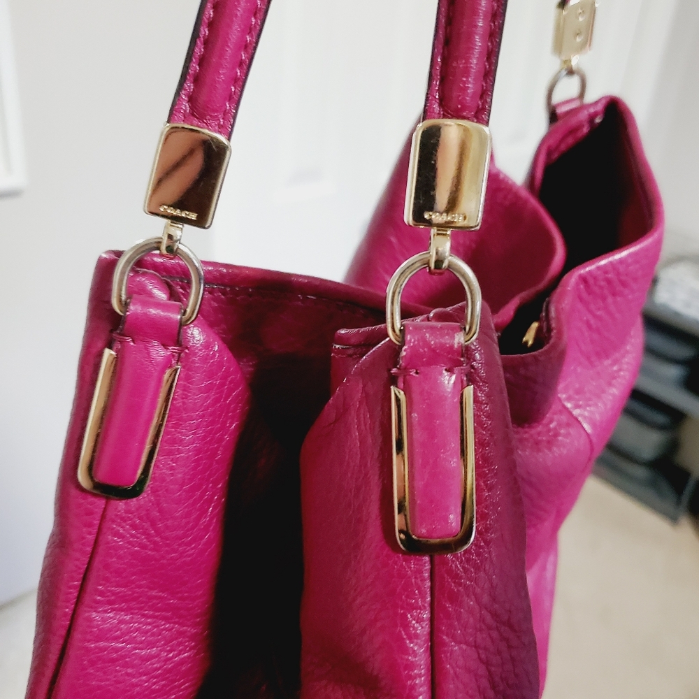 Coach Large Pebbled Leather Shoulder Bag in Berry - Picture 13 of 13